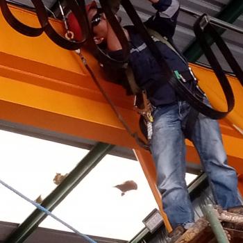 Pembuatan Crane Oleh CV. Makmur Karya Engineering